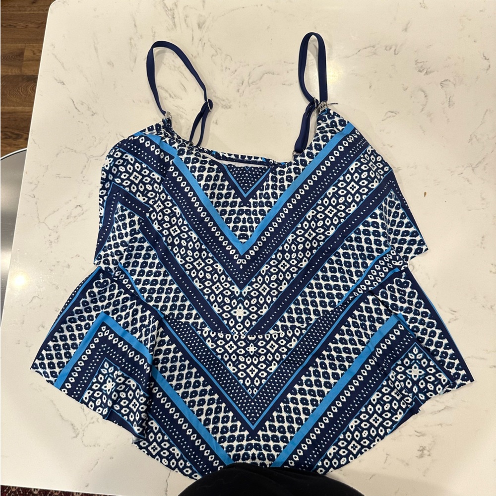24 & OCEAN 3 triangular tiered tankini top with high back